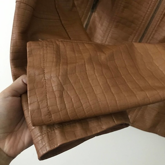 V Cristina Jacket Womens Medium Brown Camel Faux Leather Studded Textured - Picture 4 of 12